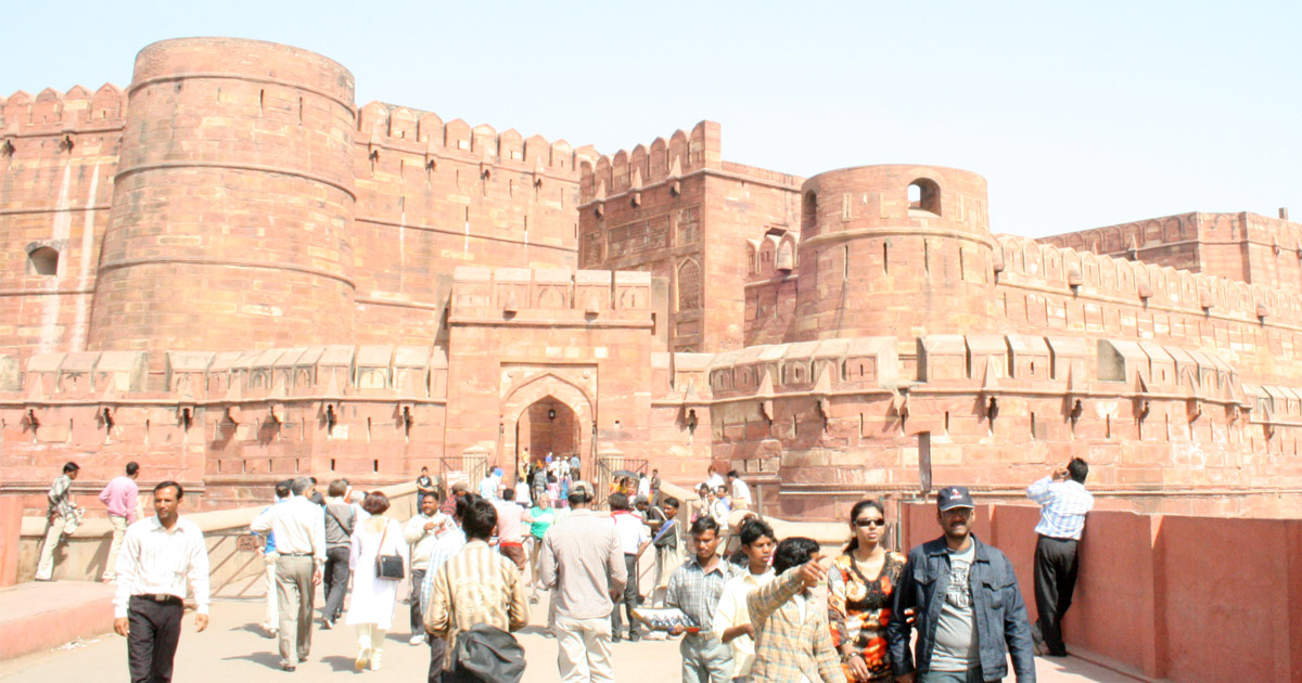Der Haupteingang um ins Agra-Fort zu kommen - Ralf in Indien Reisetagebuch