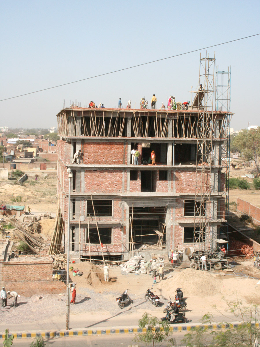Eine typische Baustelle in Agra – Ralf in Indien Reisetagebuch